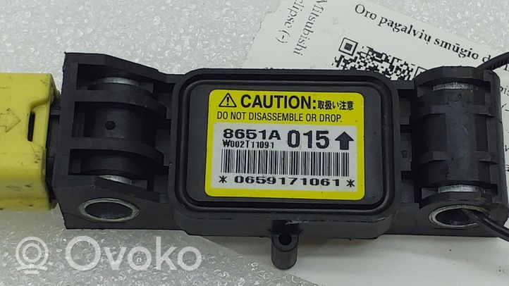 Mitsubishi Eclipse Airbag deployment crash/impact sensor 8651A015