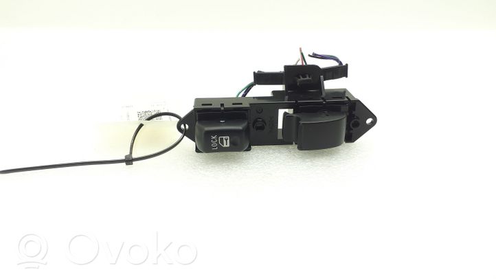 Mitsubishi Eclipse Electric window control switch MN141342