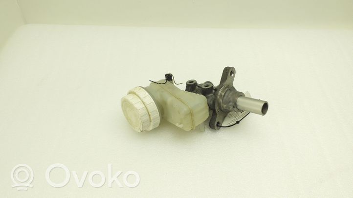 Mitsubishi Eclipse Brake fluid reservoir 