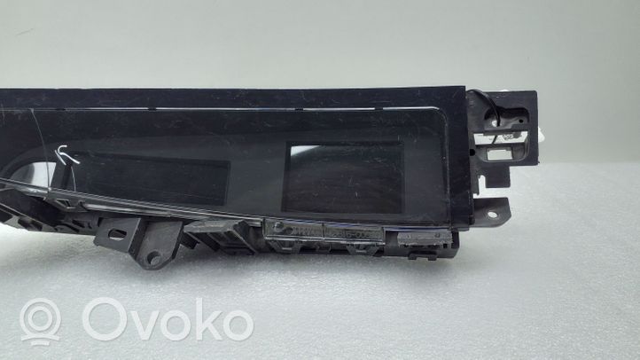 Mazda 3 II Monitori/näyttö/pieni näyttö BCD3611J0