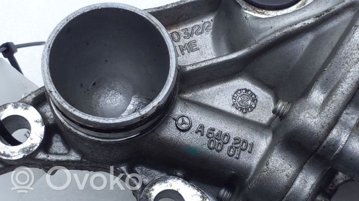 Mercedes-Benz B W245 Pompe de circulation d'eau A6402010001