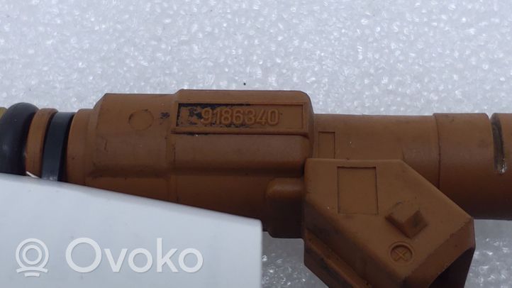 Volvo S80 Fuel injector 9186340