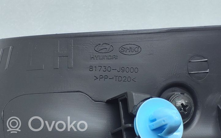 Hyundai Kona I Moldura lateral de la puerta/portón del maletero 81730J9000