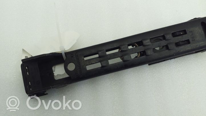 Volkswagen PASSAT B7 Rail de réglage hauteur de ceinture de sécurité 1T0857819B