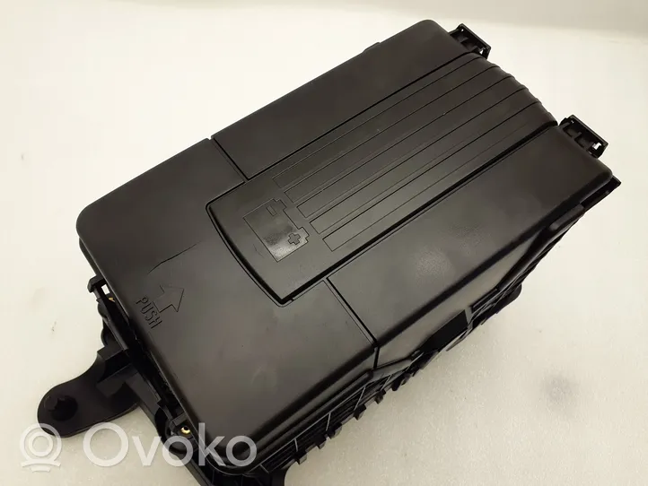 Volkswagen Sharan Battery box tray 3C0915335