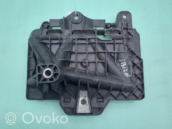 Seat Ibiza IV (6J,6P) Support boîte de batterie 6Q0915331