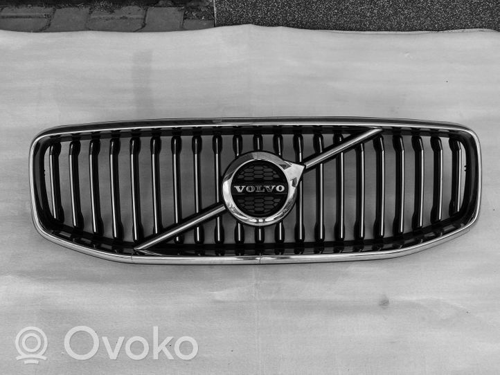 Volvo XC60 Maskownica / Grill / Atrapa górna chłodnicy 31425535