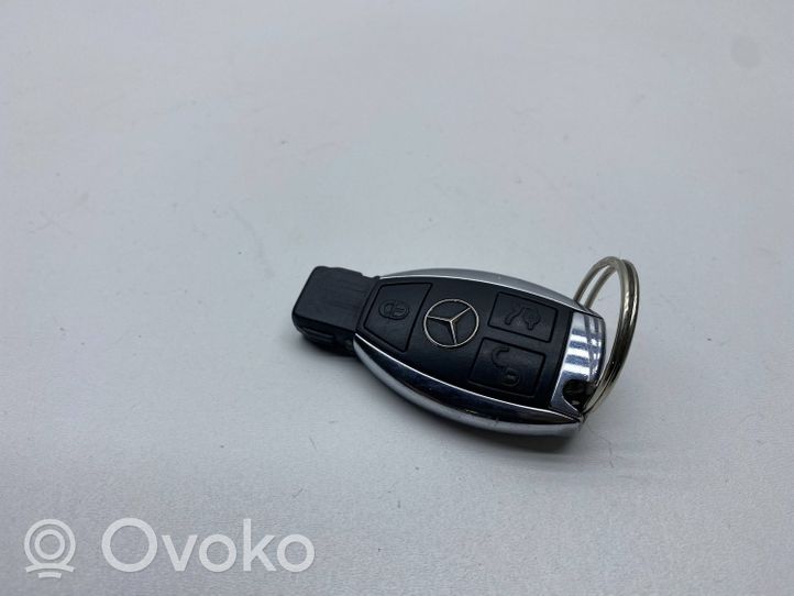 Mercedes-Benz E W212 Užvedimo raktas (raktelis)/ kortelė 