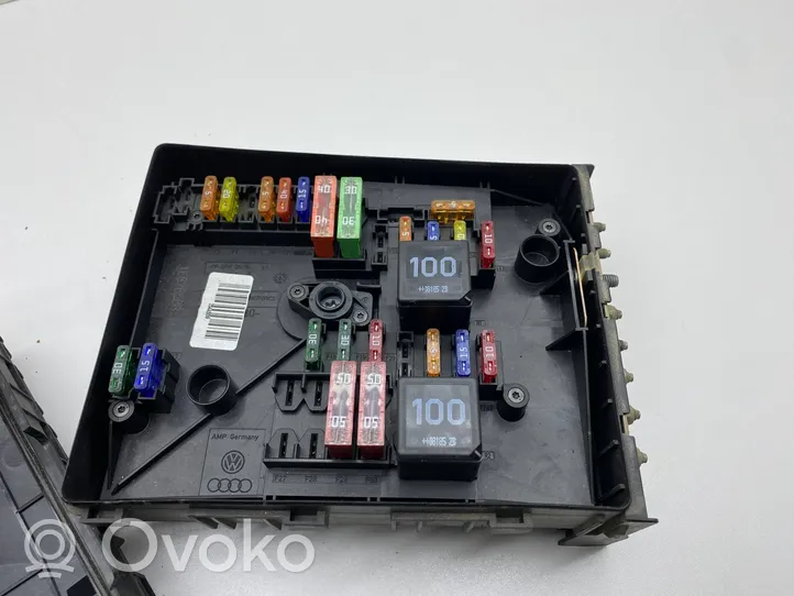 Audi A3 S3 A3 Sportback 8P Module de fusibles 1K0937125A