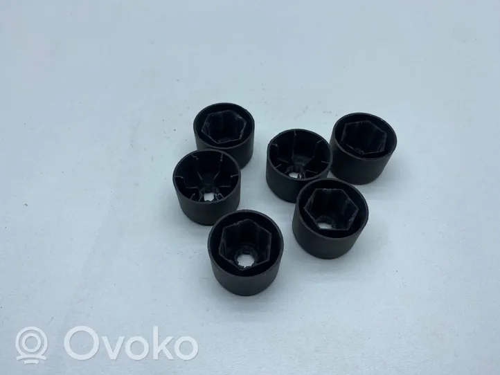 Volkswagen PASSAT CC Nuts/bolts 