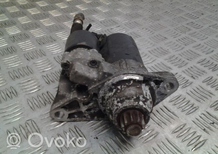 Volkswagen Golf V Starter motor 001120406