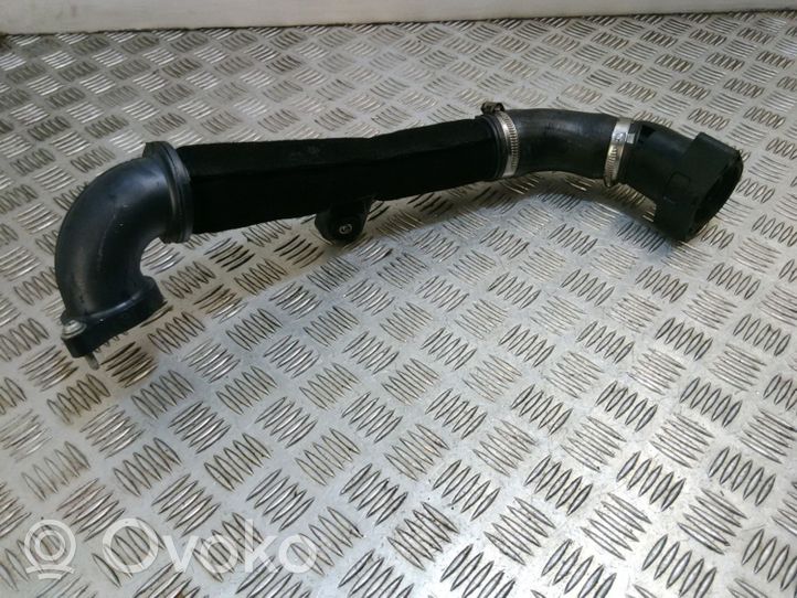 Volkswagen Tiguan Durite de refroidissement tube 04L131111M