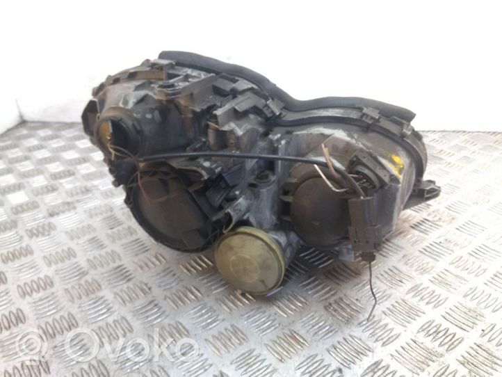 Mercedes-Benz C W203 Lampa przednia A2038200761