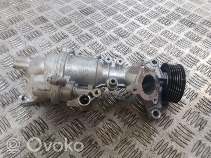 Mercedes-Benz E W213 Pompe de circulation d'eau A2742000900