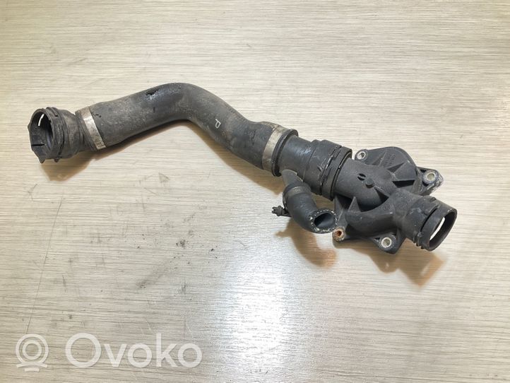 BMW 5 E60 E61 Tuyau de liquide de refroidissement moteur 7785053