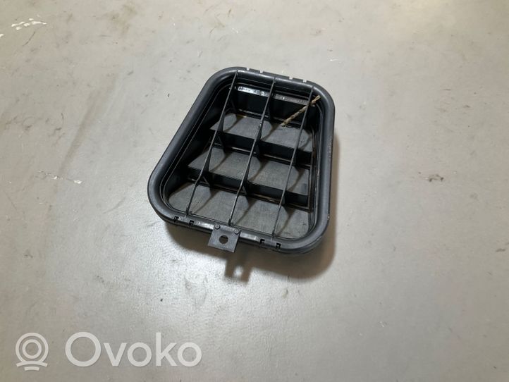 Audi Q3 8U Ventiliacinės grotelės 4B0819181C