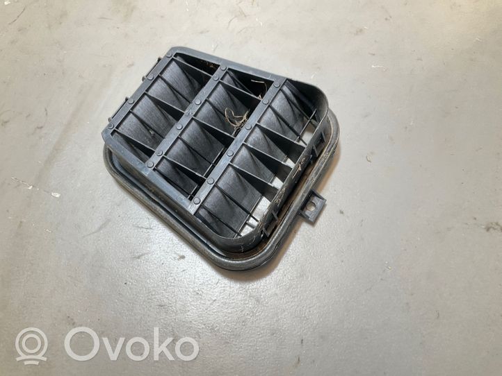 Audi Q3 8U Ventiliacinės grotelės 4B0819181C