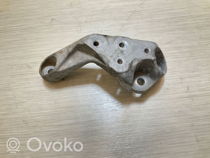 Opel Mokka X Engine mounting bracket 