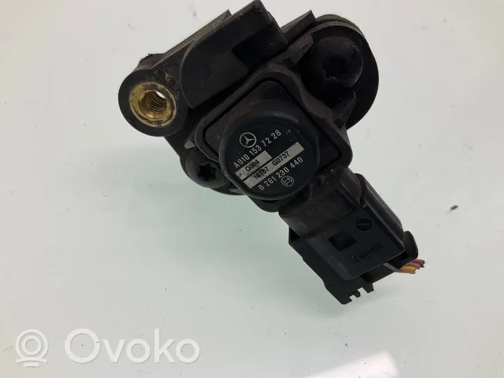 Mercedes-Benz Sprinter W906 Sensor de presión del escape A0101537228