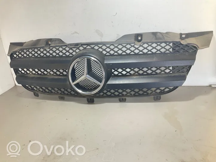 Mercedes-Benz Sprinter W906 Griglia superiore del radiatore paraurti anteriore A9068800285