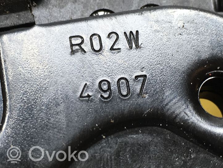 Volkswagen Tiguan Priekšpusē slēdzene CZ3C1837016A