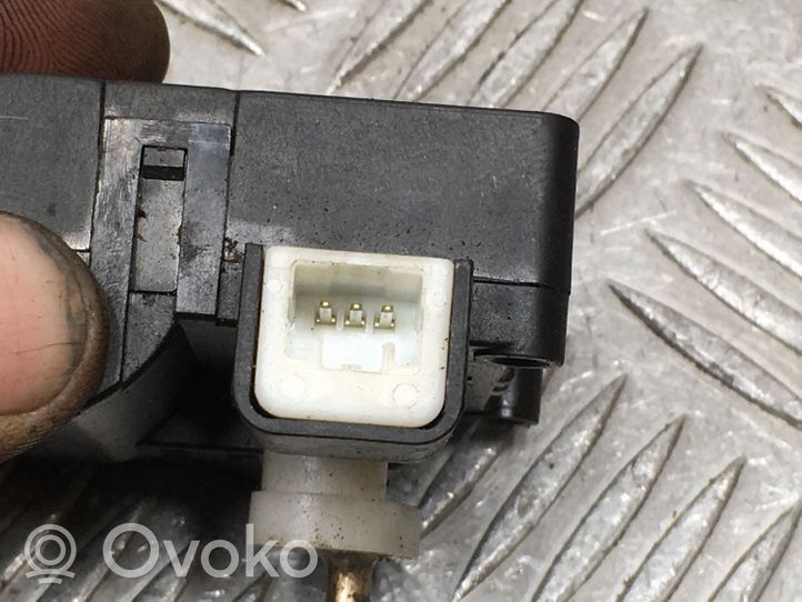 Toyota Avensis T250 Motorino attuatore aria 1138002051