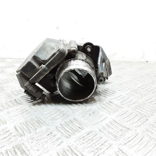 Audi A4 S4 B7 8E 8H Valvola corpo farfallato 8E0145857