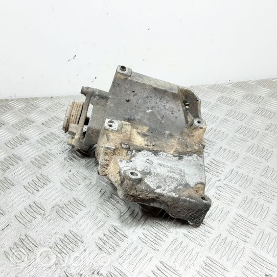 Audi A4 S4 B5 8D Mocowanie alternatora 038260885C