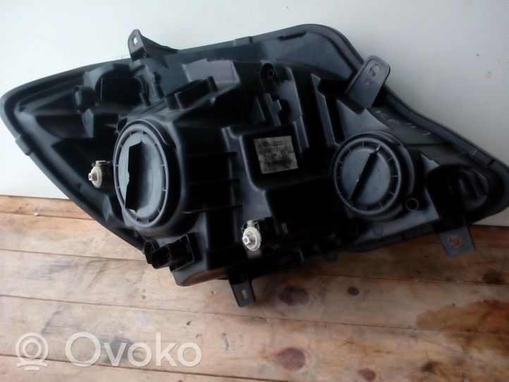 Mercedes-Benz Sprinter W906 Phare frontale A9068202361