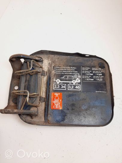 Mercedes-Benz W123 Bouchon, volet de trappe de réservoir à carburant 6015840040