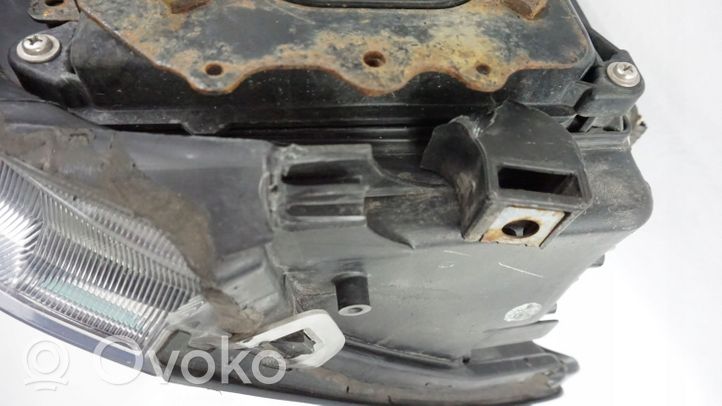 Lexus RX 330 - 350 - 400H Lampa przednia 