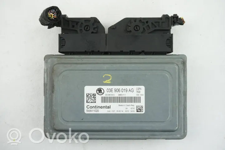 Skoda Praktik (5J8) Calculateur moteur ECU 03E906019AG