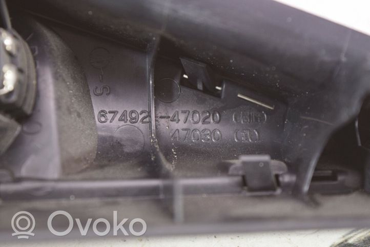 Toyota Prius (XW20) Moldura protectora del altavoz lateral 6749247020