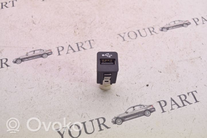 BMW 7 F01 F02 F03 F04 Connecteur/prise USB 9237656