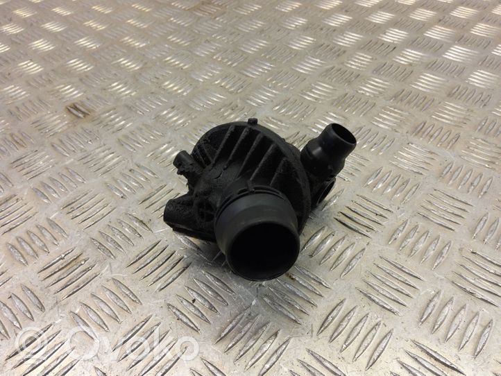 BMW X3 F25 Termostatas/ termostato korpusas 7586784