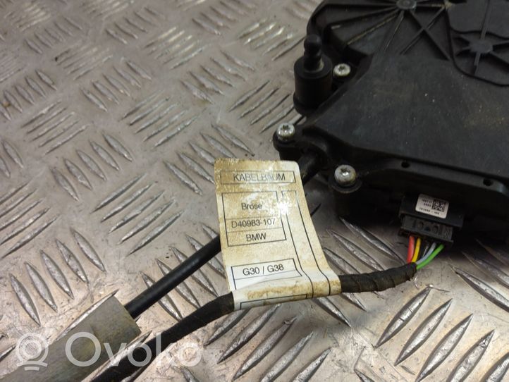 BMW X3 G01 Siłownik elektryczny podnoszenia klapy tylnej / bagażnika 7383561