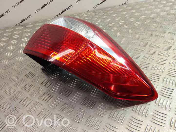 Ford C-MAX II Rear/tail lights AM5113404BF