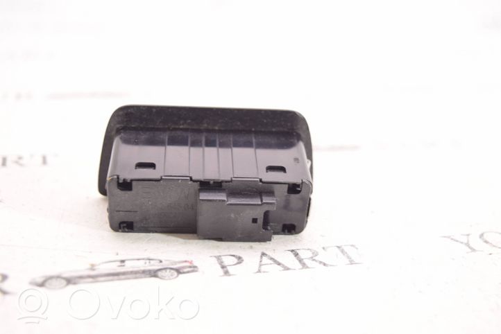 BMW X3 F25 Bouton interrupteur ouverture du coffre 9162645