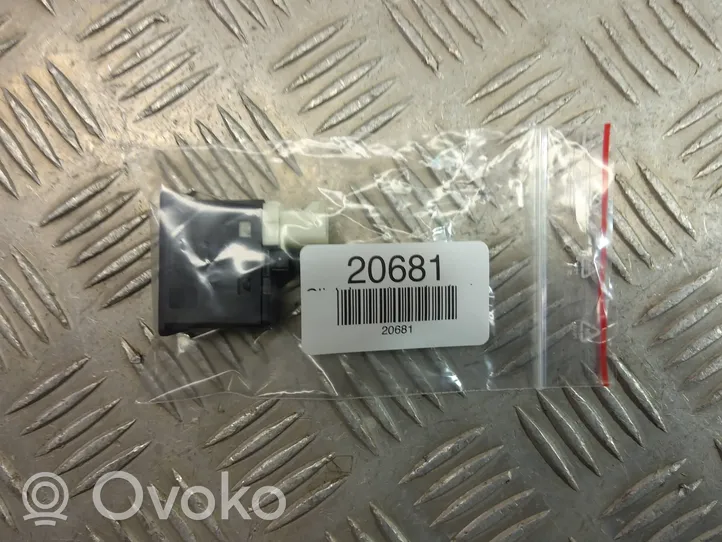 BMW X3 F25 Gniazdo / Złącze USB 9237653