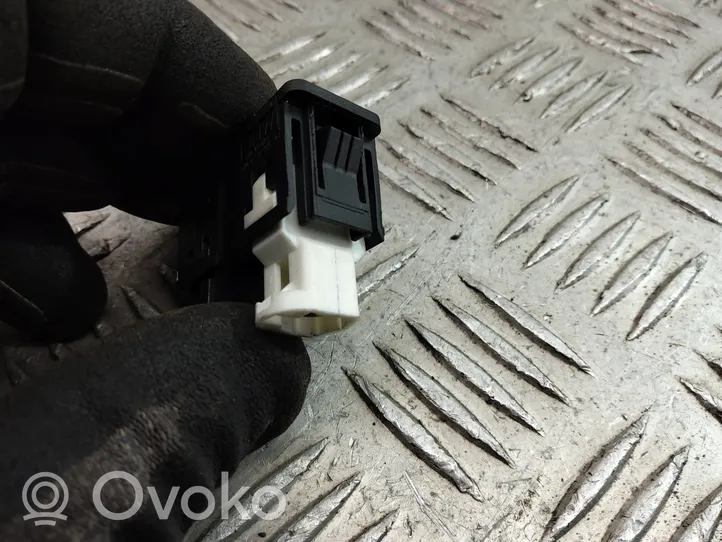 BMW 4 F32 F33 Câble adaptateur AUX 9229246