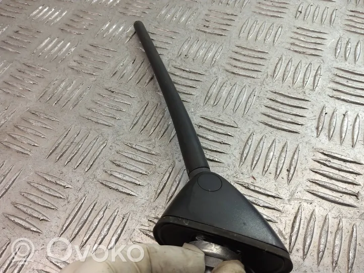 Lexus RX 330 - 350 - 400H Radion antenni 