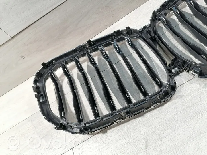 BMW X5 G05 Atrapa chłodnicy / Grill 7454888