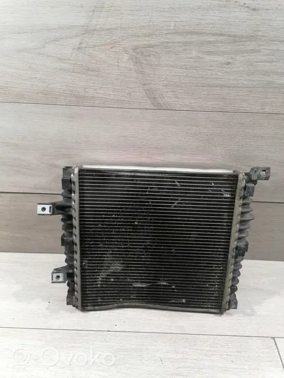 Volkswagen Touareg II Radiateur de refroidissement 7P0121212E