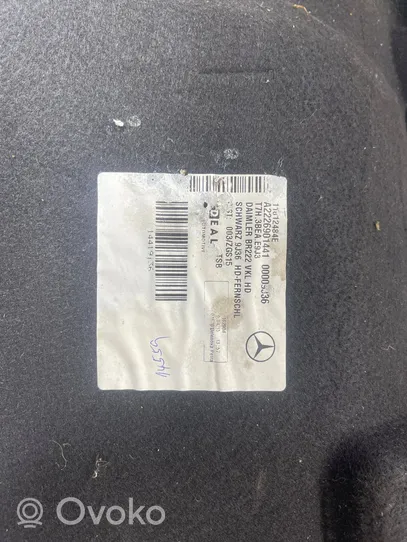 Mercedes-Benz S W222 Takaluukun alaosan verhoilu A2226901441