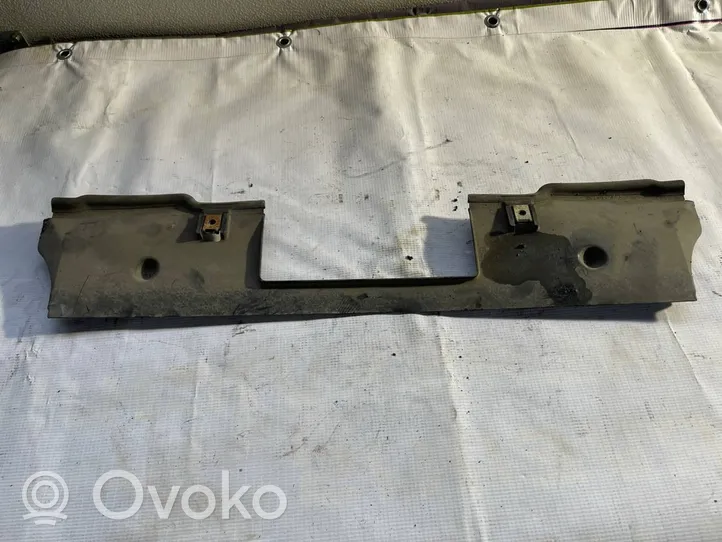 BMW 6 E63 E64 Radiatoru dekoratīvā apdare 7052464