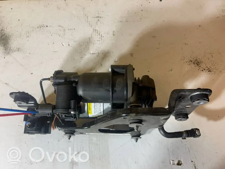 BMW X5 E70 Compressore/pompa sospensioni pneumatiche 6799419