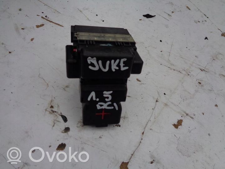 Nissan Juke I F15 Câble de batterie positif 