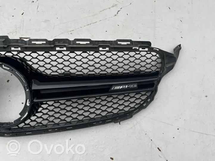 Mercedes-Benz C AMG W205 Grille de calandre avant 