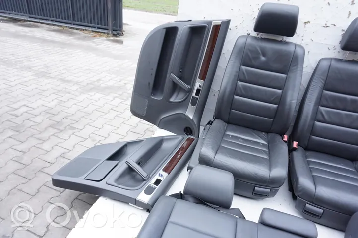 Volkswagen Touareg I Fotele / Kanapa / Komplet 