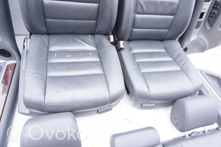 Volkswagen Touareg I Fotele / Kanapa / Komplet 